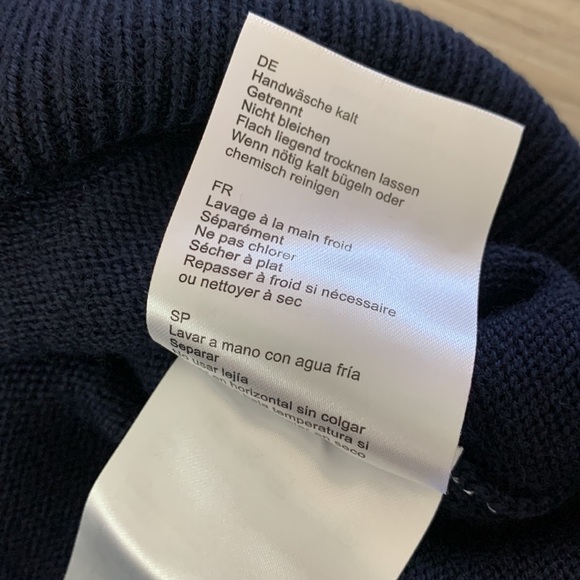 NWT Perfect moment schild ski sweater in navy - Picture 11 of 14